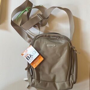 Travelon |Tan Unisex Boarding Bag RFID Blocking 3 Compartments Holds DSLR Camera